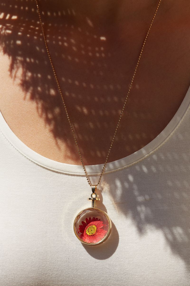 BANI-DAISY-RED--NECKLACE-SS21_1
