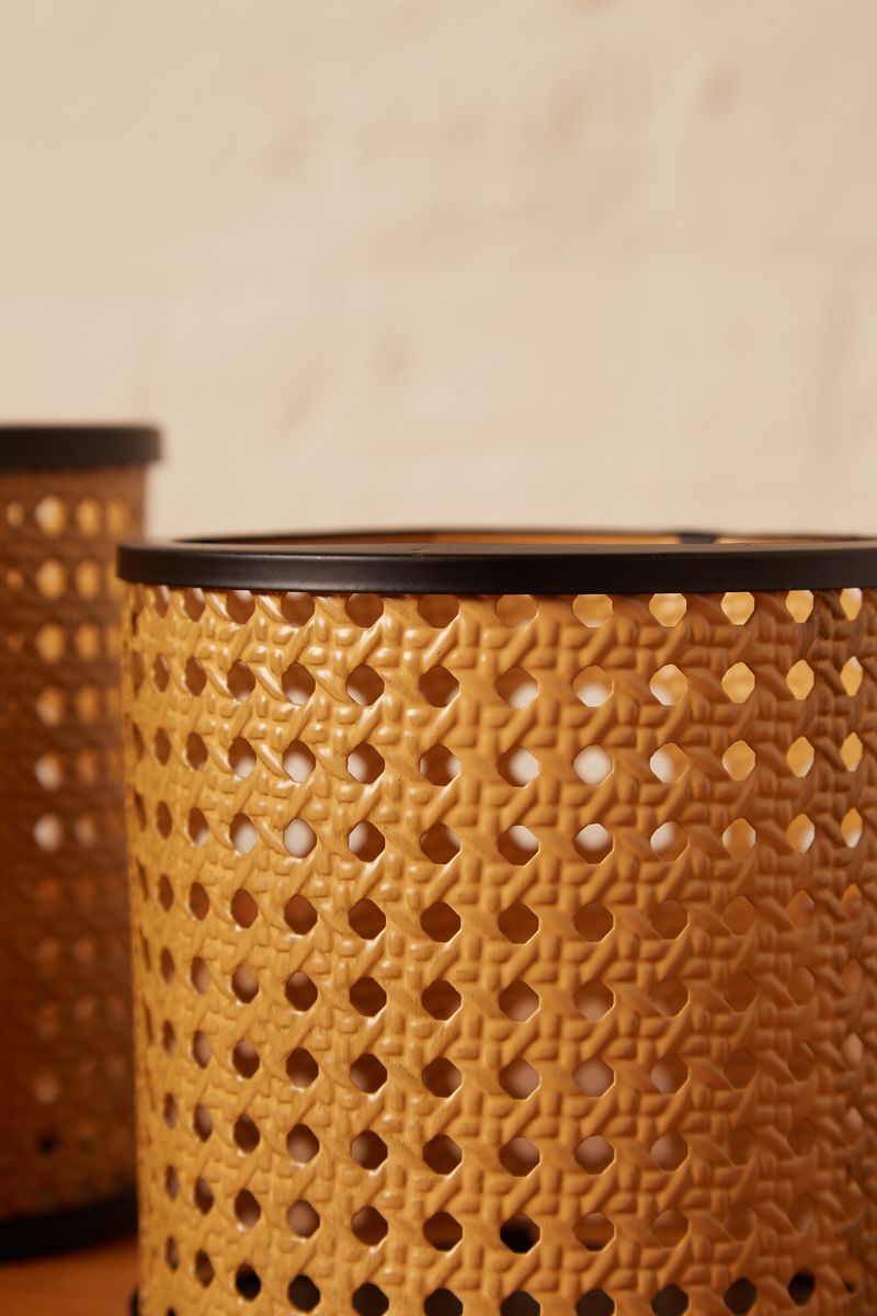 SET-OF-2-WOVEN-CANE-STYLE-PLANTERS_4