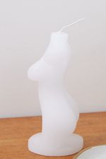 WOMAN-S-BODY-CANDLE-IN-WHITE-3